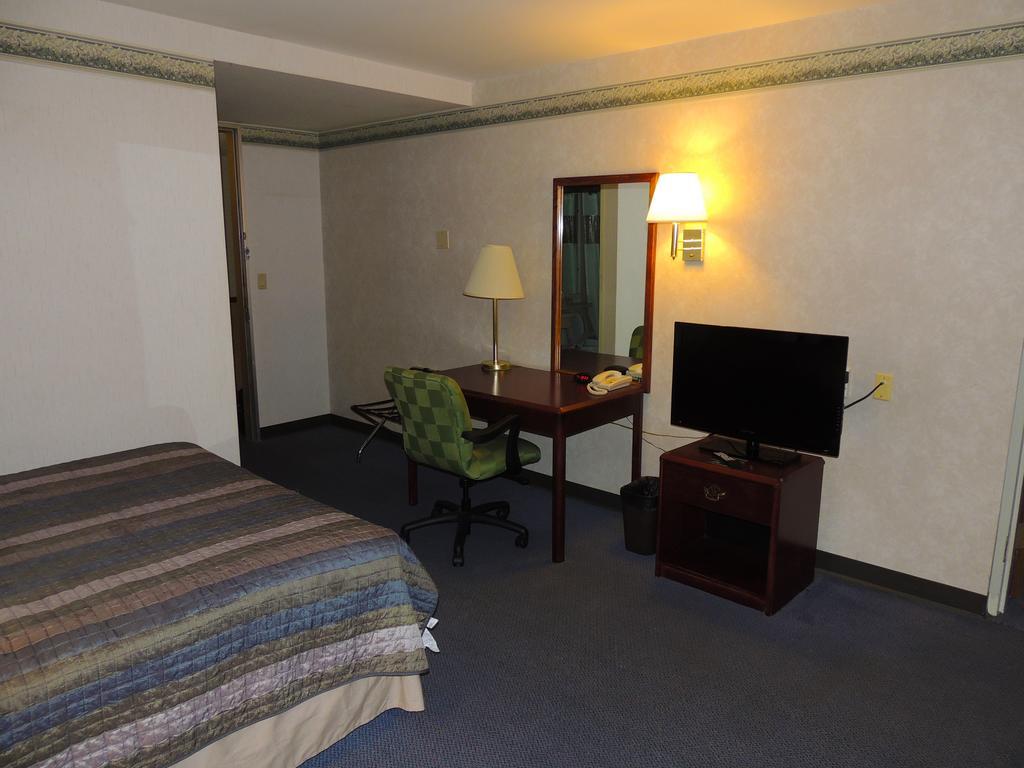 Budget Host Inn & Suites Fertility Quarto foto