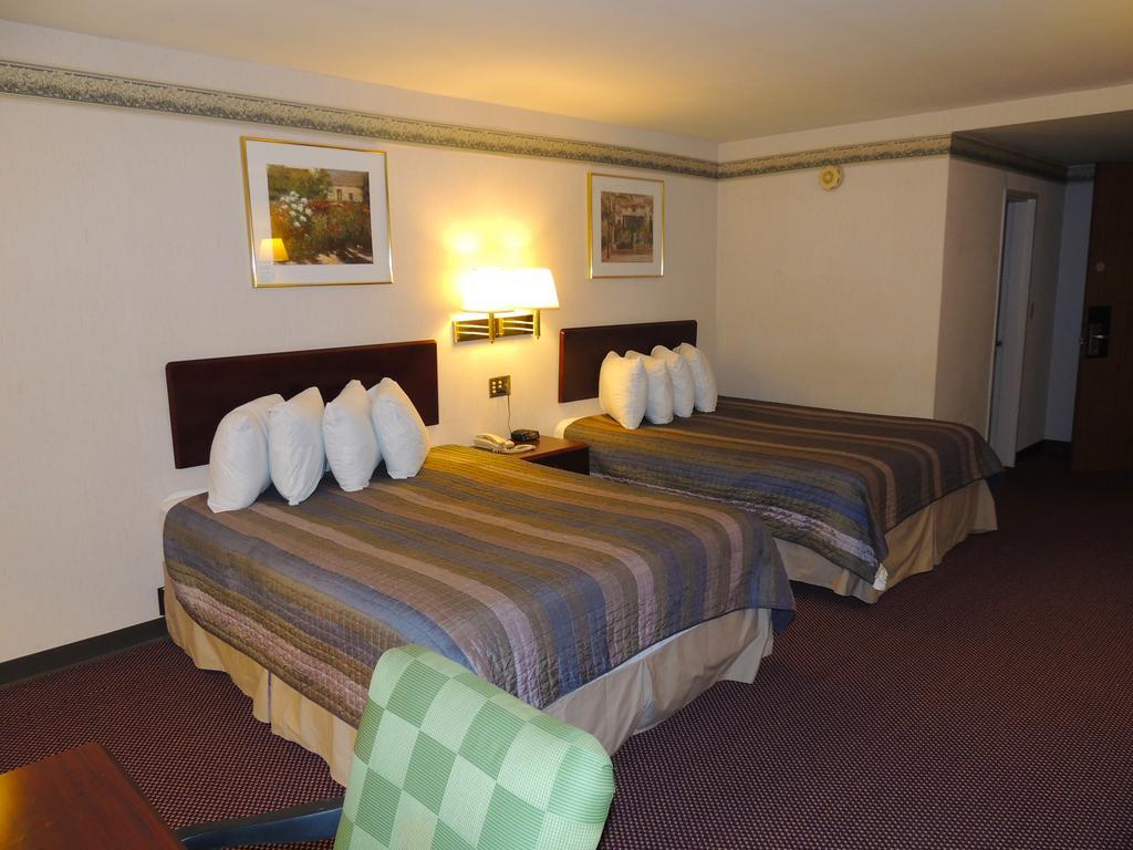 Budget Host Inn & Suites Fertility Quarto foto